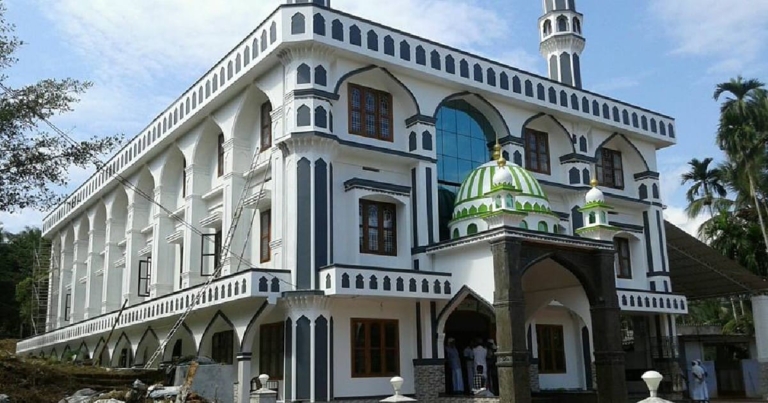 Kizhakkoth Juma Masjid and Makham (1)
